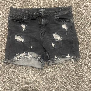 Black distressed Judy blue shorts xl